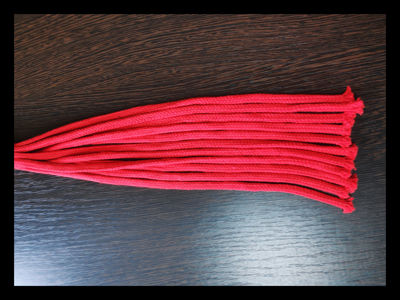 Плеть с красными веревками