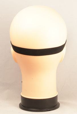 Маска из черной кожи с белой строчкой на резинке BDSM Арсенал