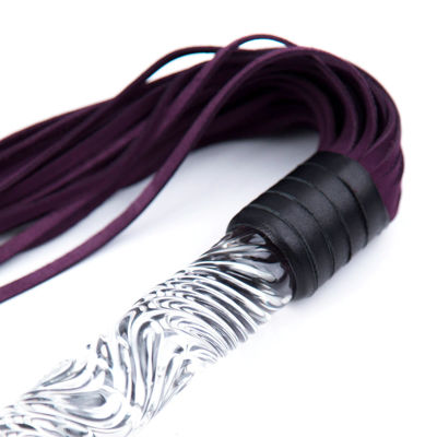 Изображение Замшевая плеть фиолетовая  с прозрачной ручкой 68.5 см 295701137