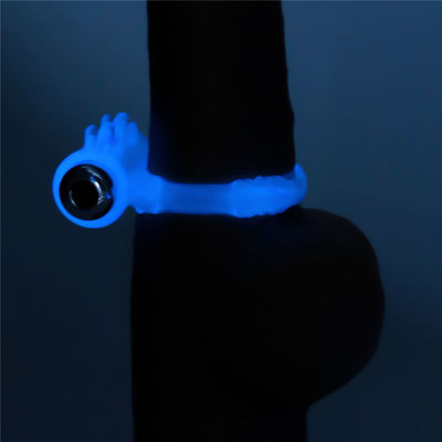 Голубое светящееся в темноте эрекционное виброкольцо Lumino Play Vibrating Penis Ring 3.9 см
