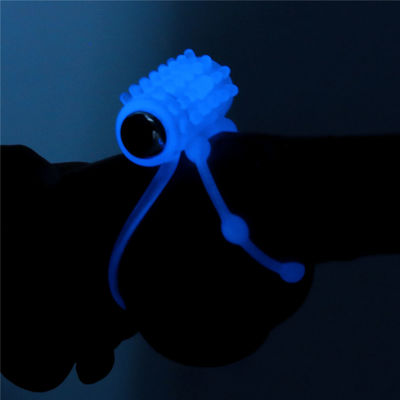 Голубое светящееся в темноте эрекционное виброкольцо Lumino Play Vibrating Penis Ring 5 см